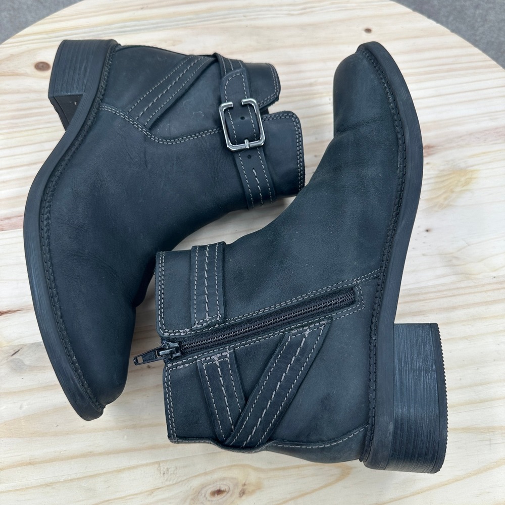 Clarks Maye Ankle Boots 8.5 Charcoal Leather Buckle Zip Comfort Nubuck Leather - Picture 9 of 14